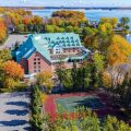 Château Vaudreuil Hotel & Suites