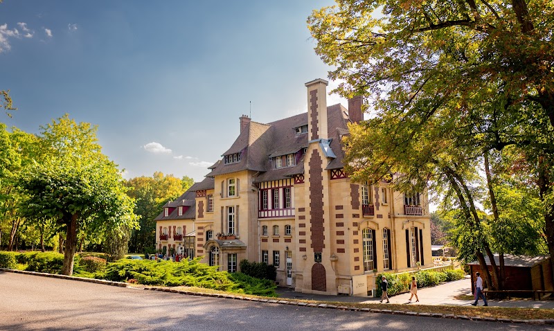 Château de La Tour in Gouvieux, France