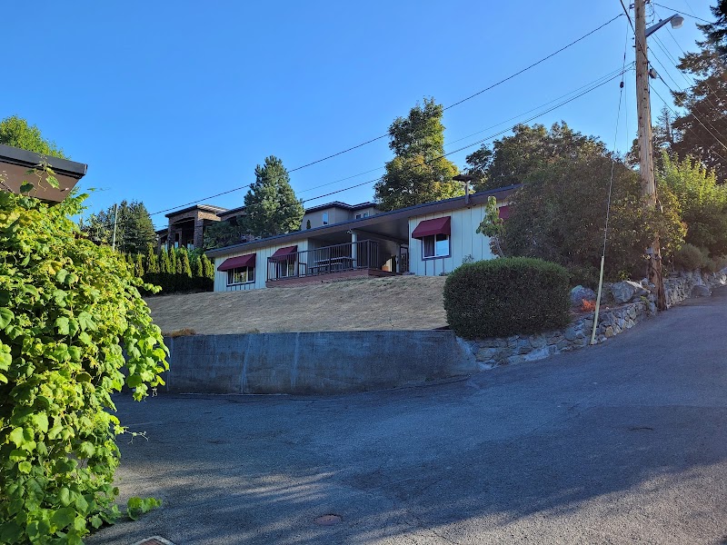 Cherry Tree Inn in Saanich, Canada