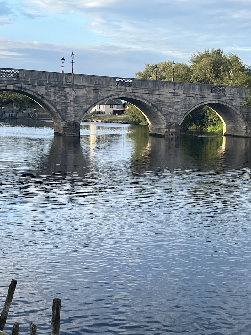 Chertsey Guest House in Chertsey, United Kingdom