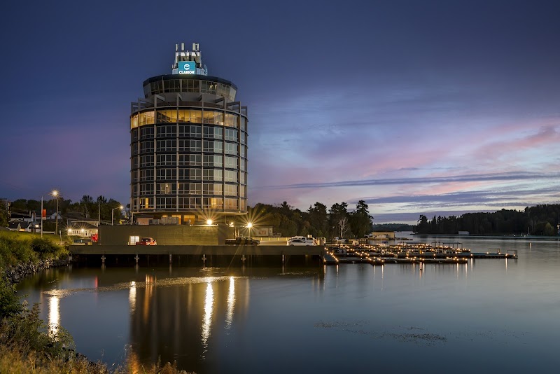 Clarion Hotel Beachway Resort & Conference Centre in Fort Erie, Canada