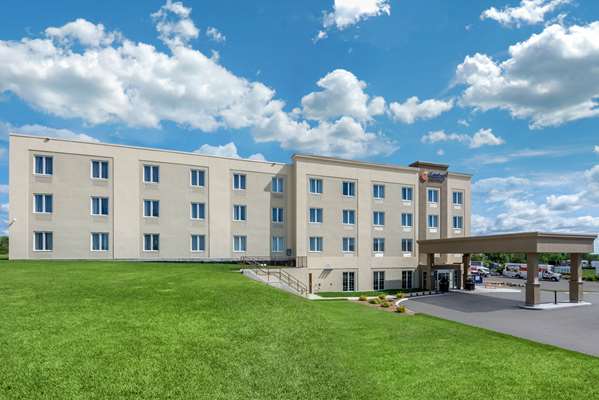 Comfort Inn & Suites Napanee in Greater Napanee, Canada