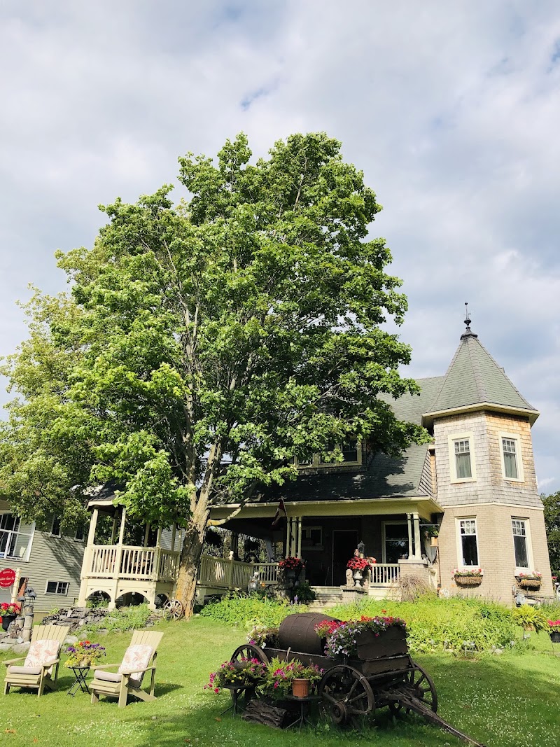 Creighton Manor Inn in Orillia, Canada