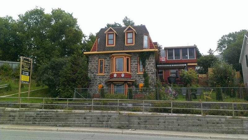 Crews on Inn in Huntsville, Canada