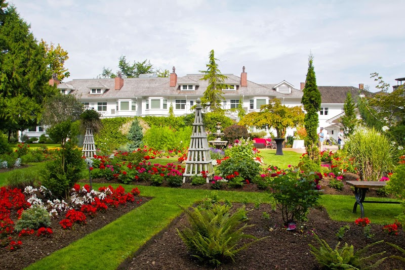 Crown Mansion Boutique Hotel & Villas in Qualicum Beach, Canada