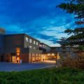 Days Inn & Suites by Wyndham Airdrie