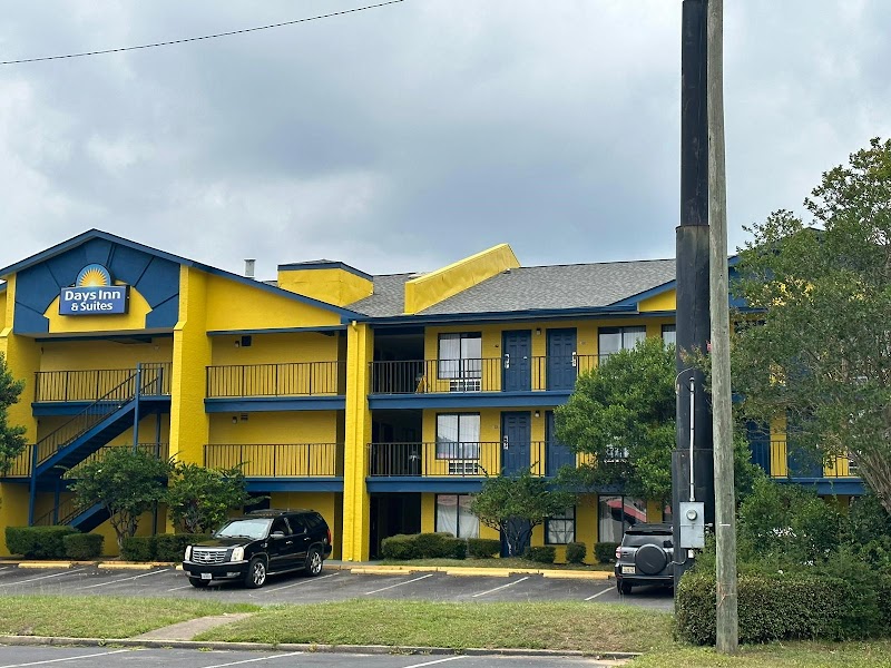 Days Inn & Suites by Wyndham Mobile in Tillmans Corner, Alabama, United States
