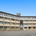 Days Inn & Suites by Wyndham North Bay