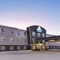 Days Inn & Suites by Wyndham Warman Legends Centre