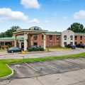 Days Inn & Suites by Wyndham Wynne