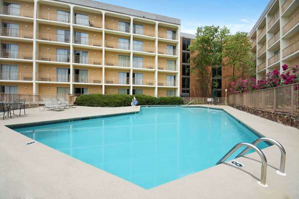 Days Inn by Wyndham Birmingham Vestavia Hills in Vestavia Hills, Alabama, United States