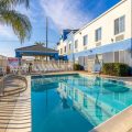 Days Inn by Wyndham Lathrop