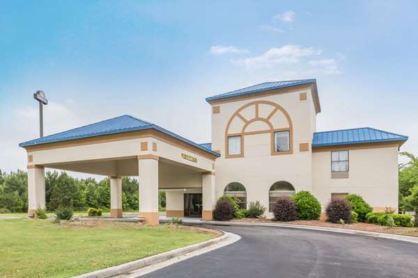 Days Inn by Wyndham Selma in Selma, North Carolina, United States