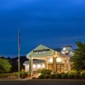 DoubleTree by Hilton Hotel Pittsburgh – Meadow Lands