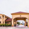 Downtowner Inn and Suites