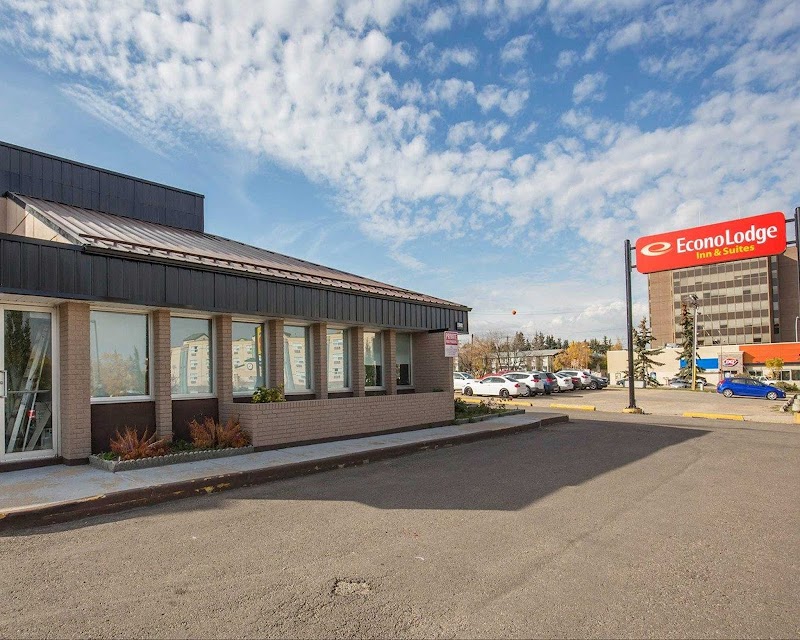 Econo Lodge Inn & Suites City Centre in Red Deer, Canada
