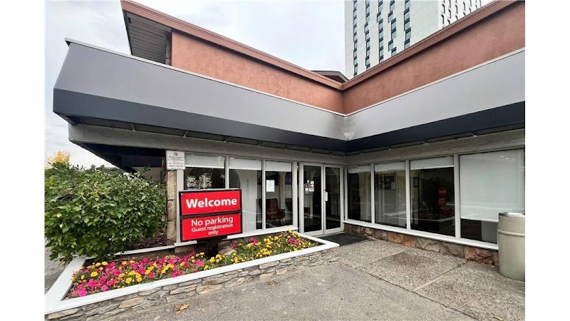 Econo Lodge Motel Village in Calgary, Canada