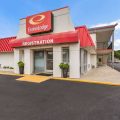 Econo Lodge North