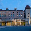 Explorers Hotel