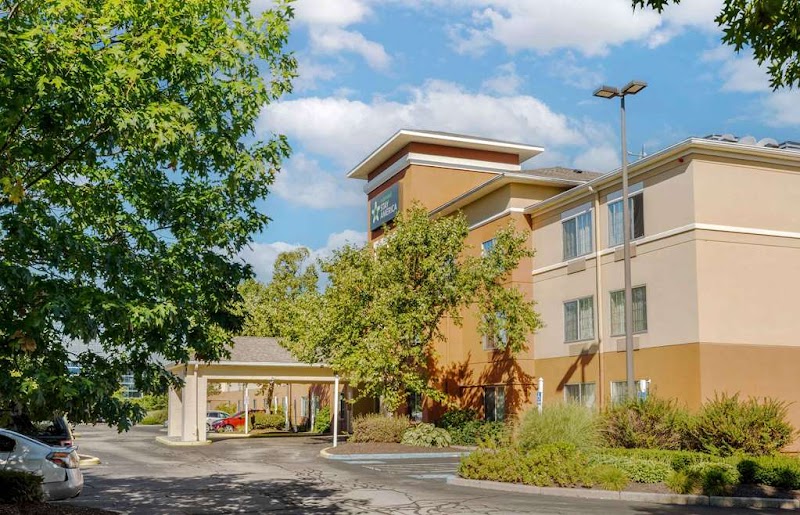 Extended Stay America Suites - Boston - Waltham - 52 4th Ave in Waltham, Massachusetts, United States