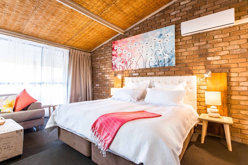 Farnham Court Motel & Restaurant in Morwell, Australia