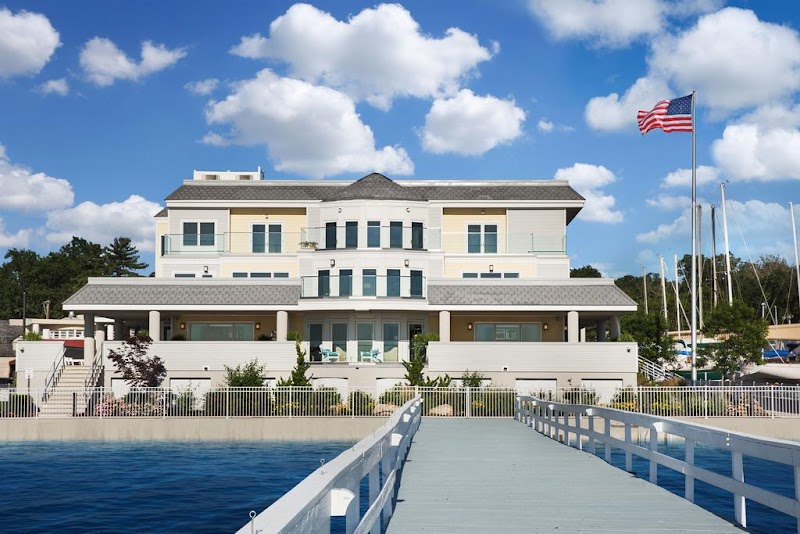 Fathoms Hotel & Marina in Port Washington, New York, United States
