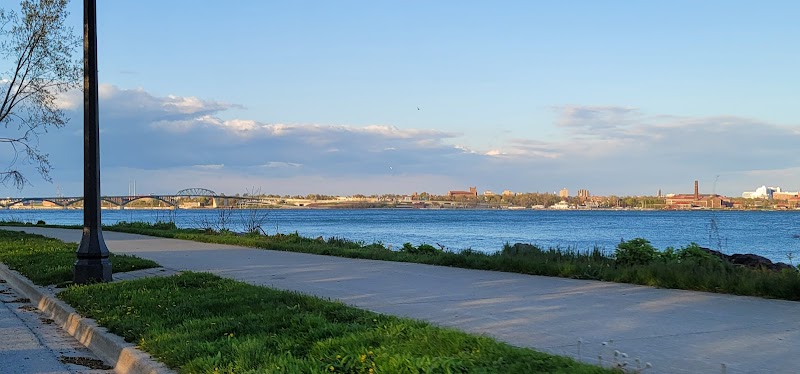 Fort Erie Manor in Fort Erie, Canada