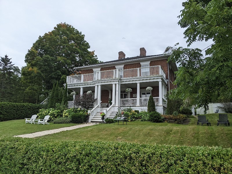 Georgian Terrace Guest House in Barrie, Canada