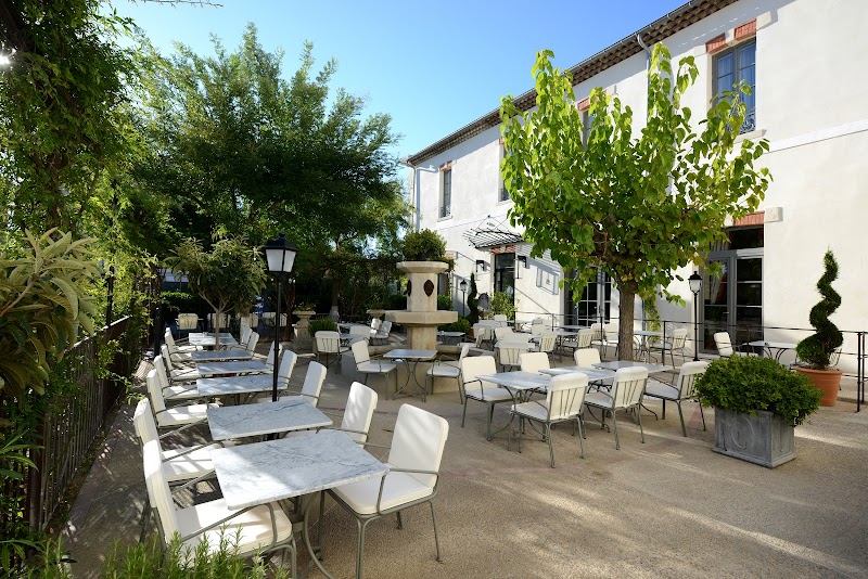 Grand Hôtel Henri in L'Isle-sur-la-Sorgue, France