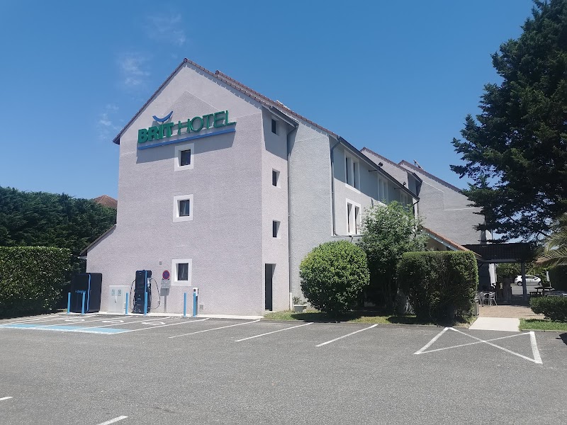 Greet Hotel Pau Lons in Lons, France