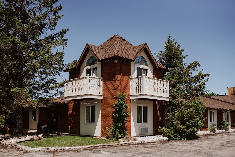 Hessenland Inn & Schatz Winery in South Huron, Canada