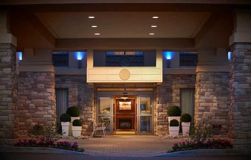 Holiday Inn Express & Suites Huntsville in Huntsville, Canada