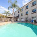 Holiday Inn Express & Suites Tulare