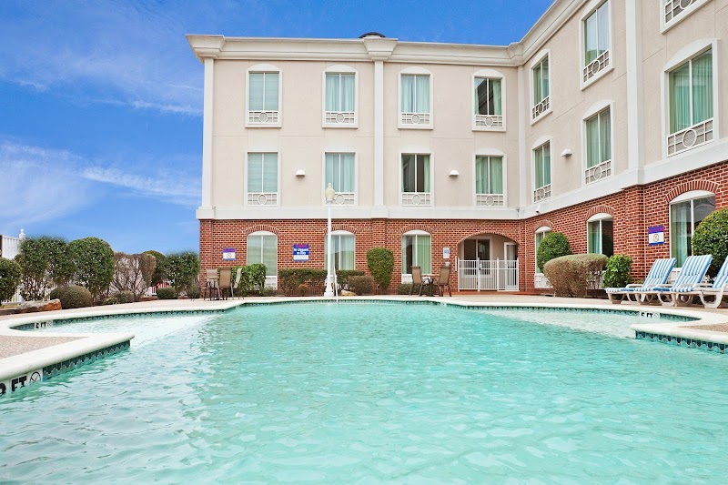 Holiday Inn Express & Suites Waxahachie in Waxahachie, Texas, United States