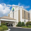 Holiday Inn Express & Suites Wilmington-University Center