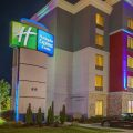 Holiday Inn Express & Suites Woodstock South