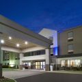 Holiday Inn Express Tiffin