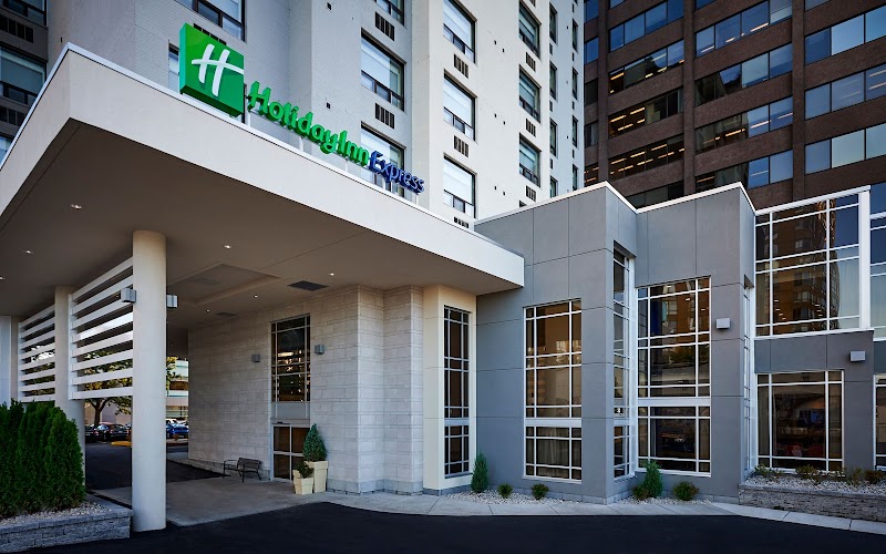 Holiday Inn Express Windsor Waterfront in Windsor, Canada