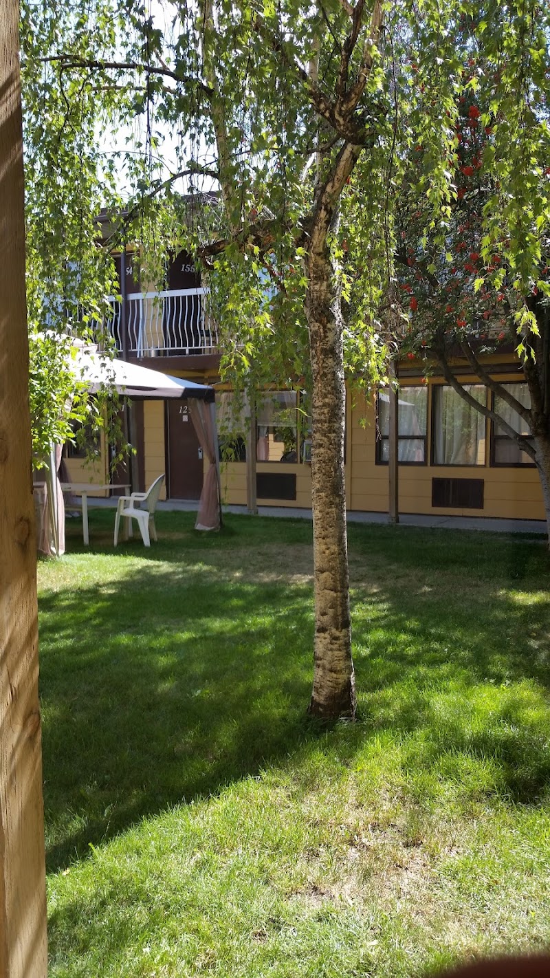 Hospitality Courtyard Inn in Cranbrook, Canada