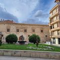Hostal Bajo La Muralla