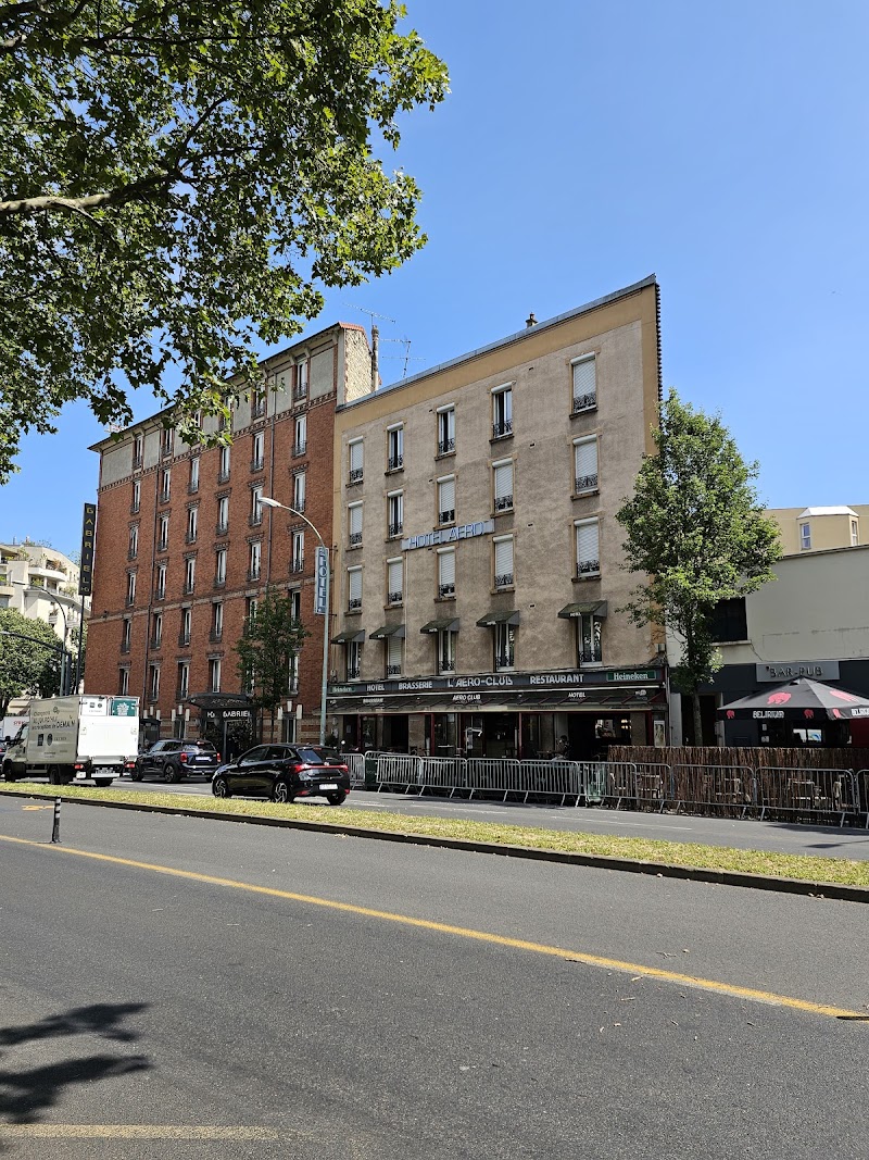 Hotel Aéro Club in Boulogne-Billancourt, France