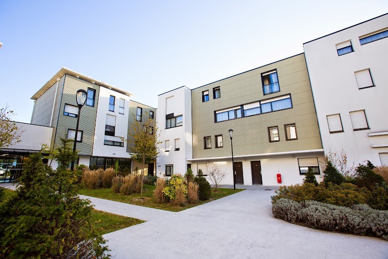 Hotel All Suites Pau in Pau, France