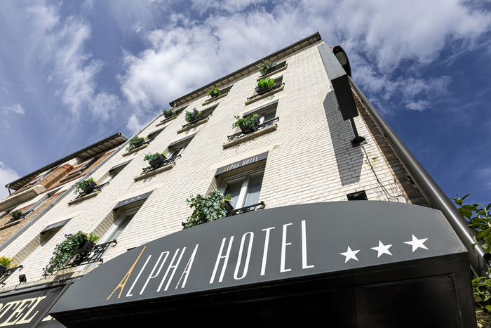 Hotel Alpha Paris Eiffel in Boulogne-Billancourt, France