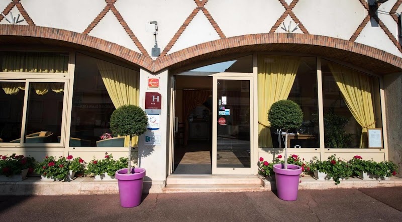 Hotel Anne de Beaujeu in Gien, France