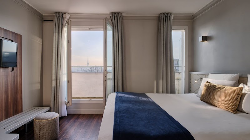 Hotel Atrium Suresnes in Suresnes, France