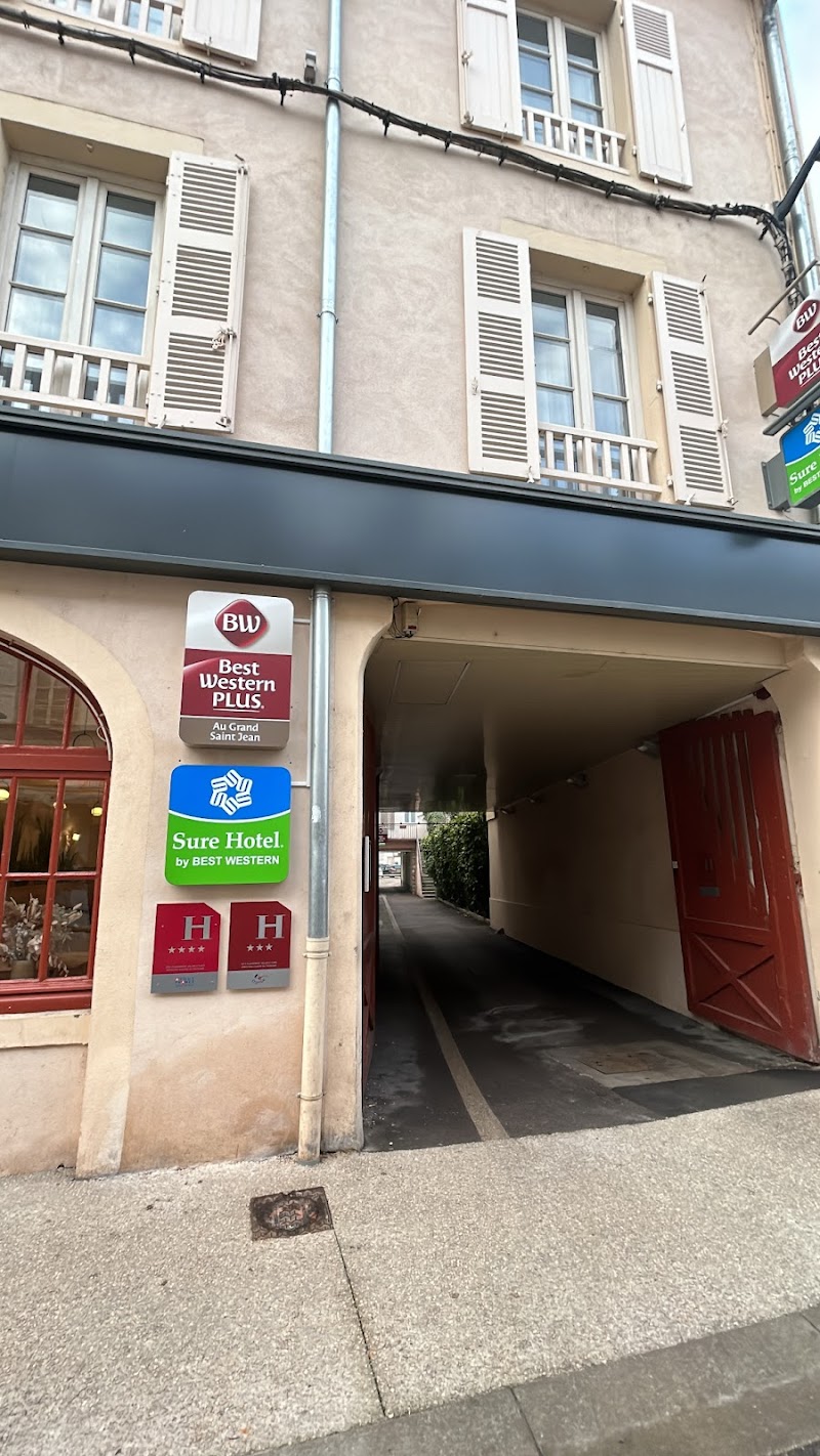 Hôtel Au Grand Saint-Jean in Beaune, France