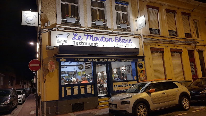 Hotel Au Mouton Blanc in Calais, France