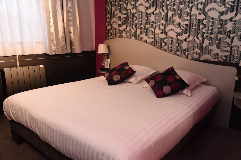 Hotel Au Relais Saint Eloi in Tours, France