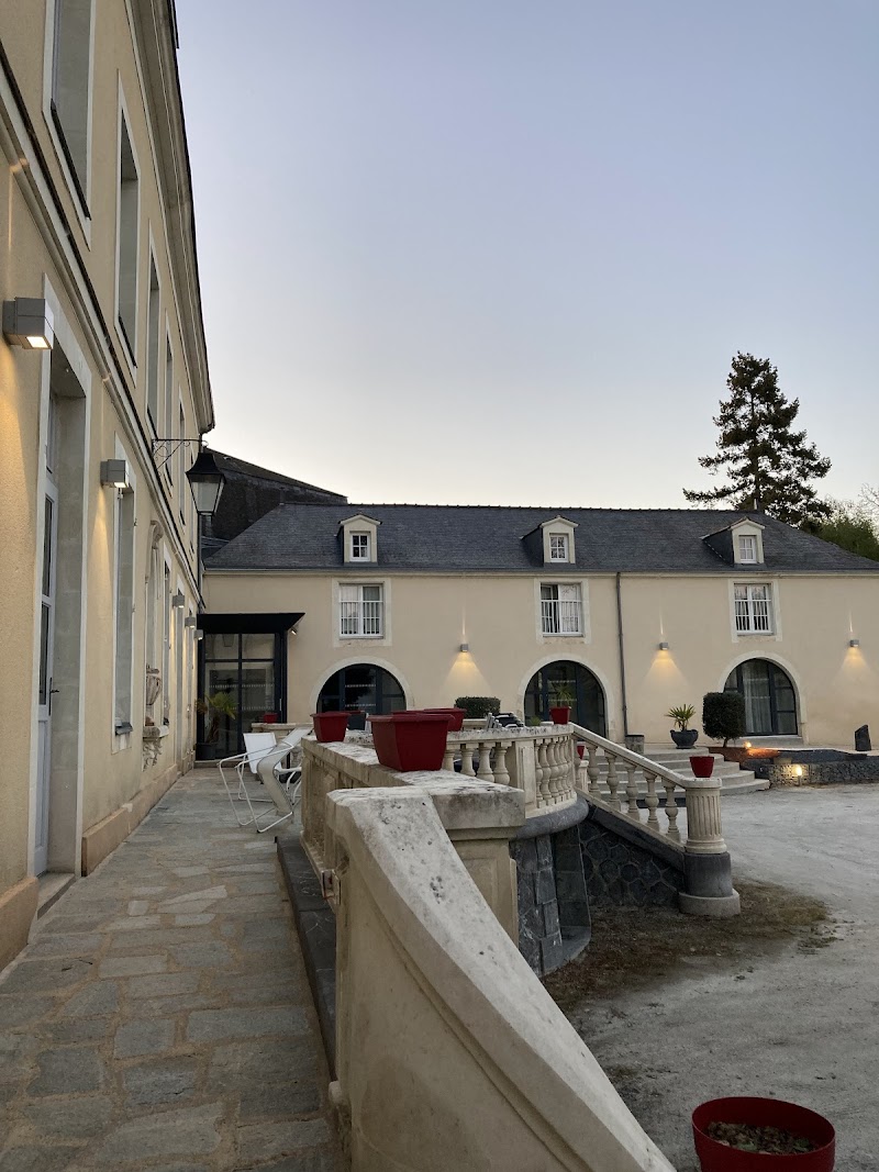 Hotel Au Saint Martin in Cholet, France