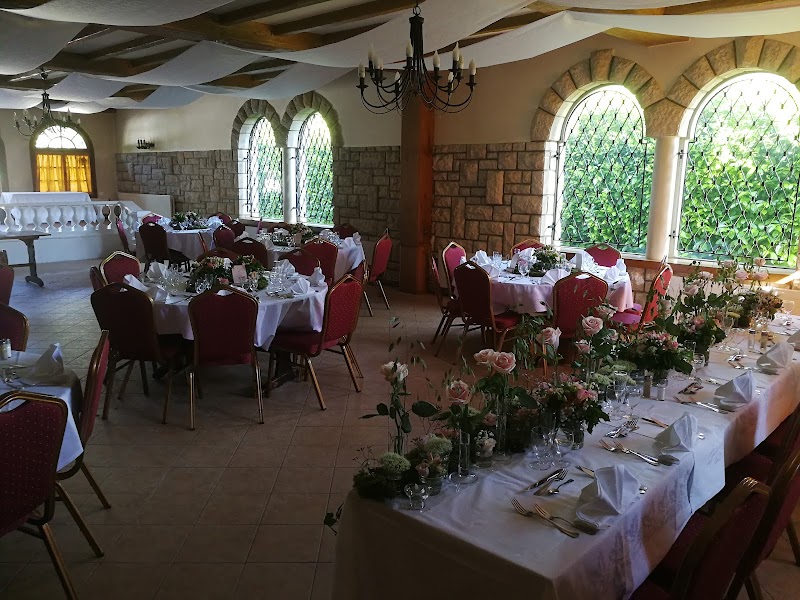 Hôtel Au Week-End in Pontoise, France